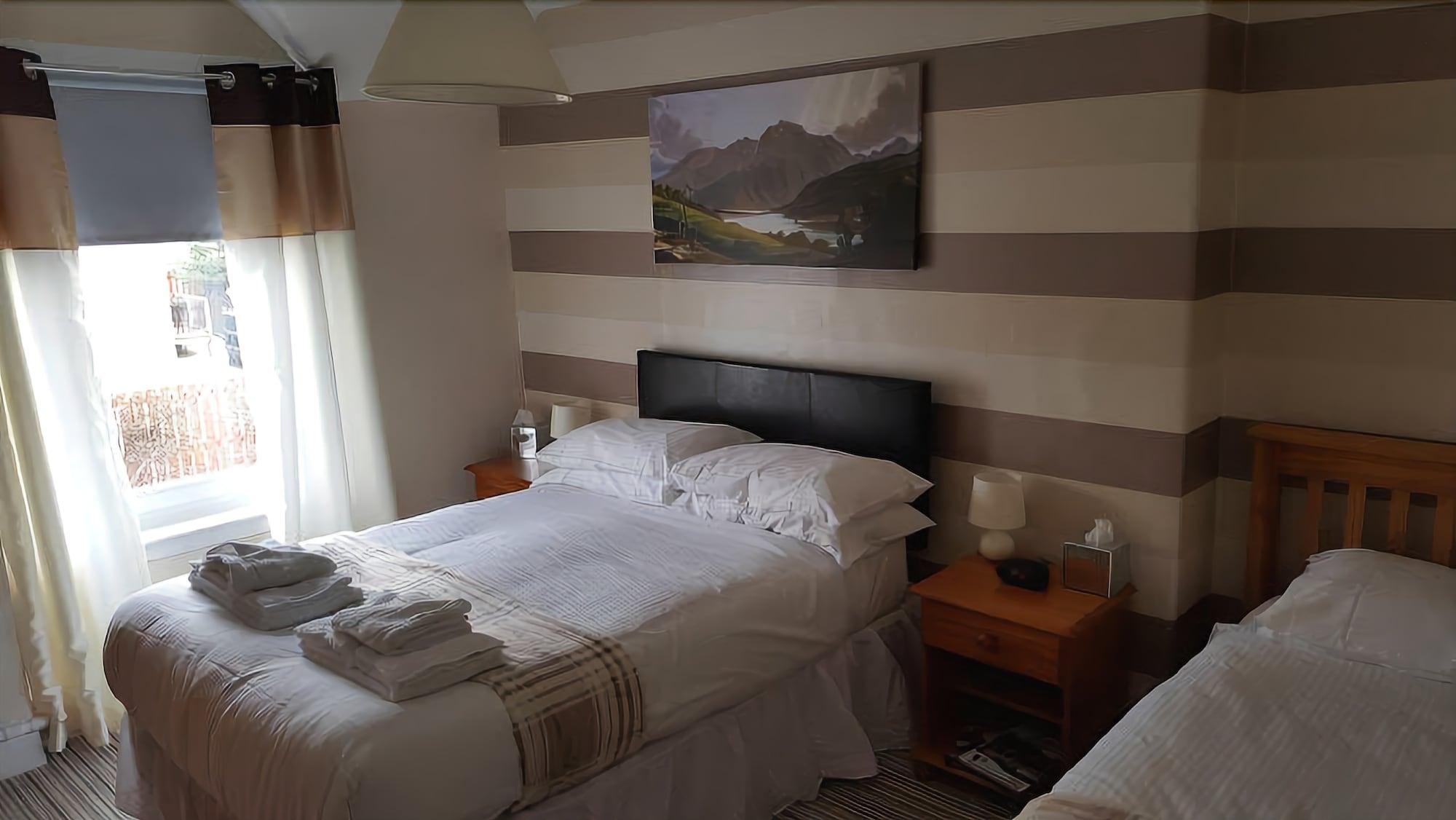 Oyo Inverour Guest House Gairlochy エクステリア 写真