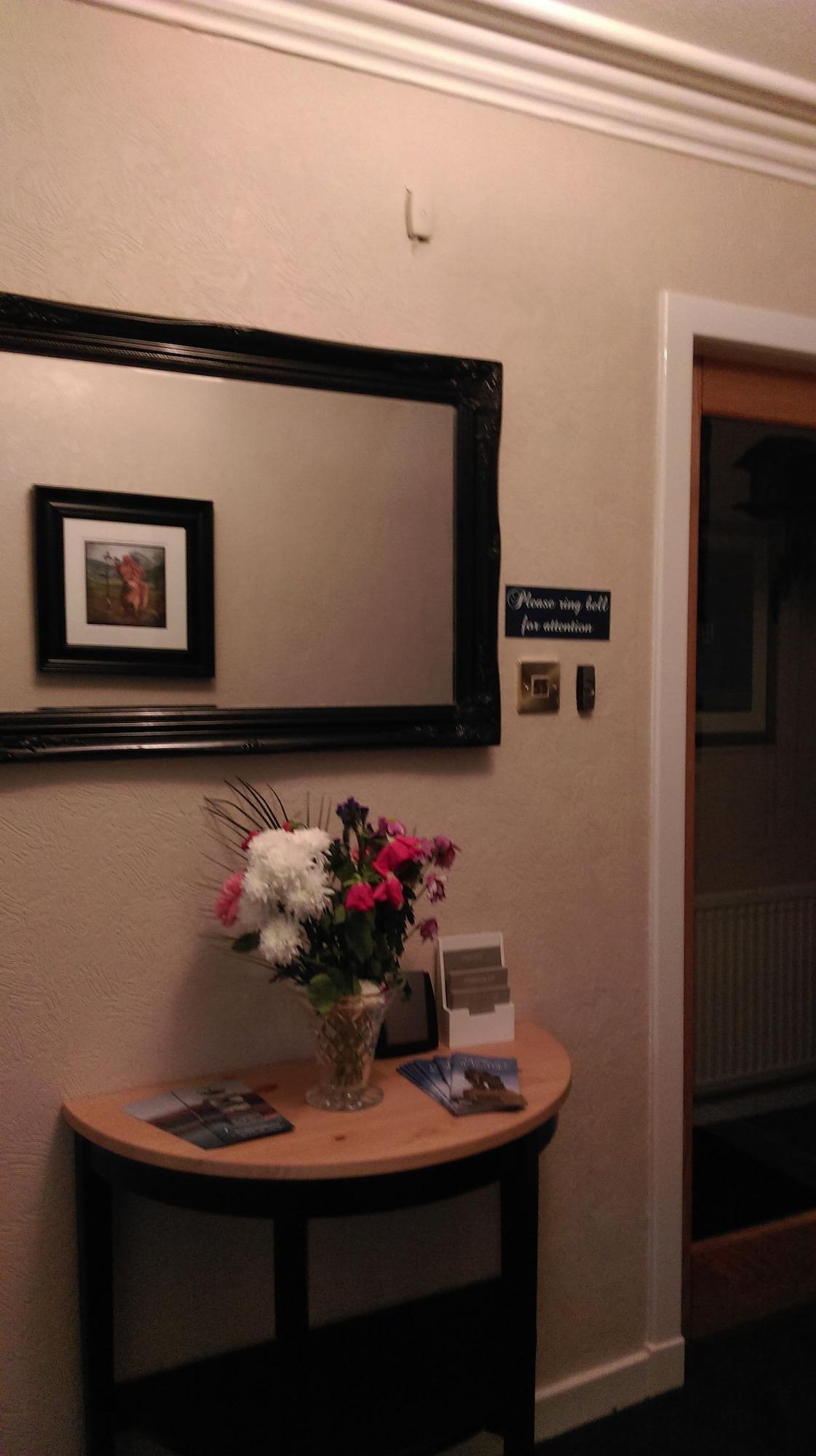 Oyo Inverour Guest House Gairlochy エクステリア 写真