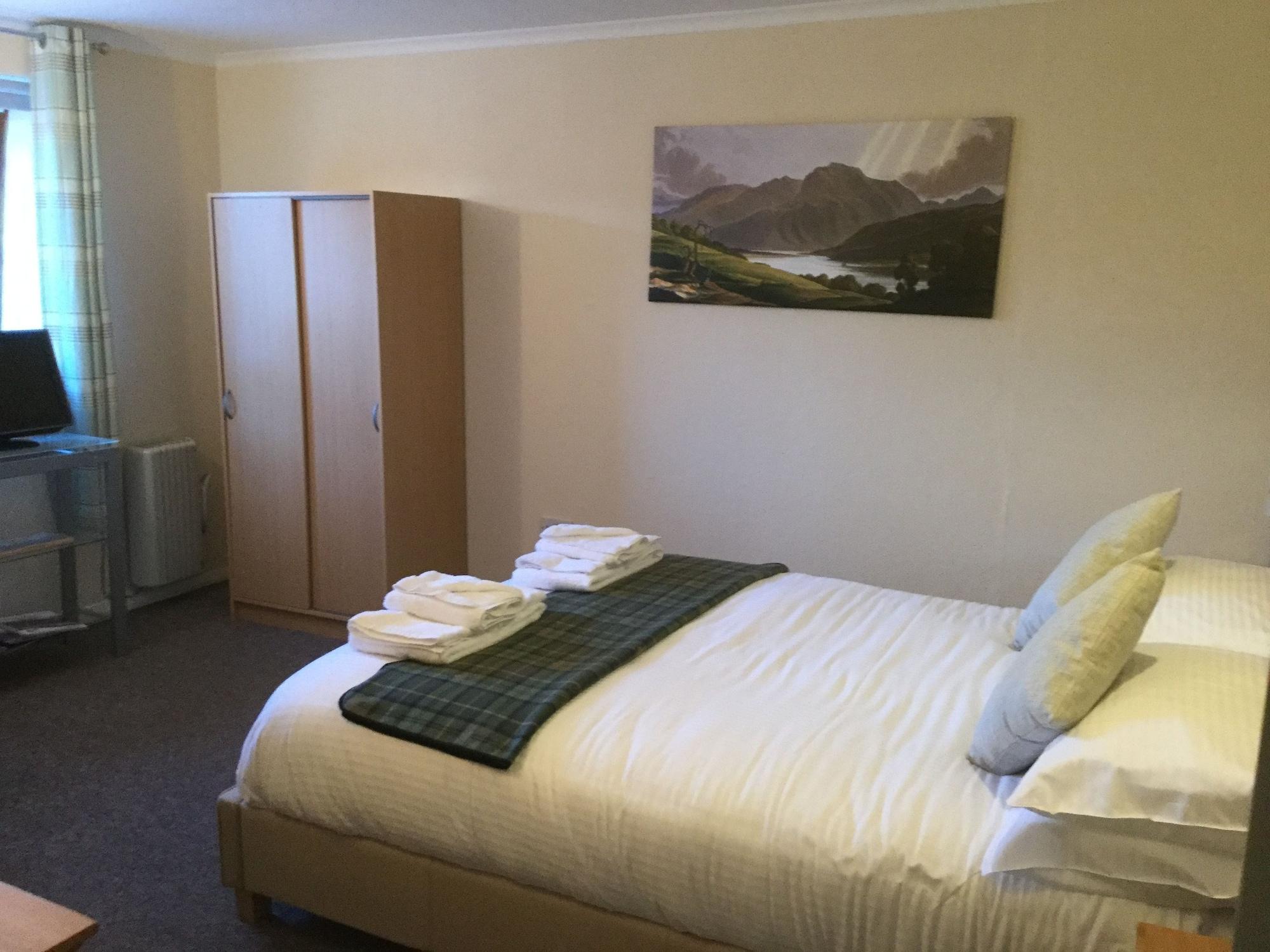 Oyo Inverour Guest House Gairlochy エクステリア 写真