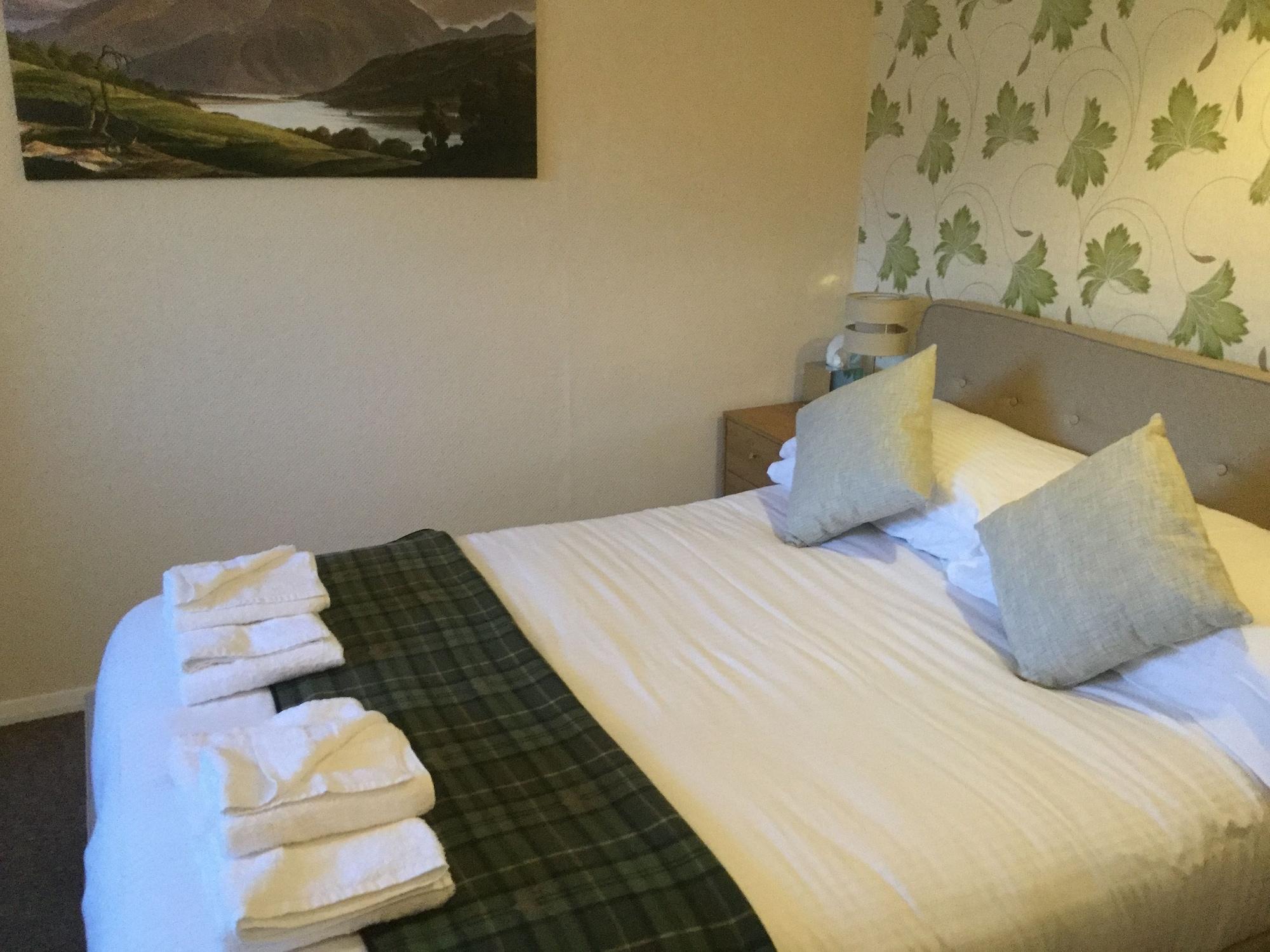 Oyo Inverour Guest House Gairlochy エクステリア 写真