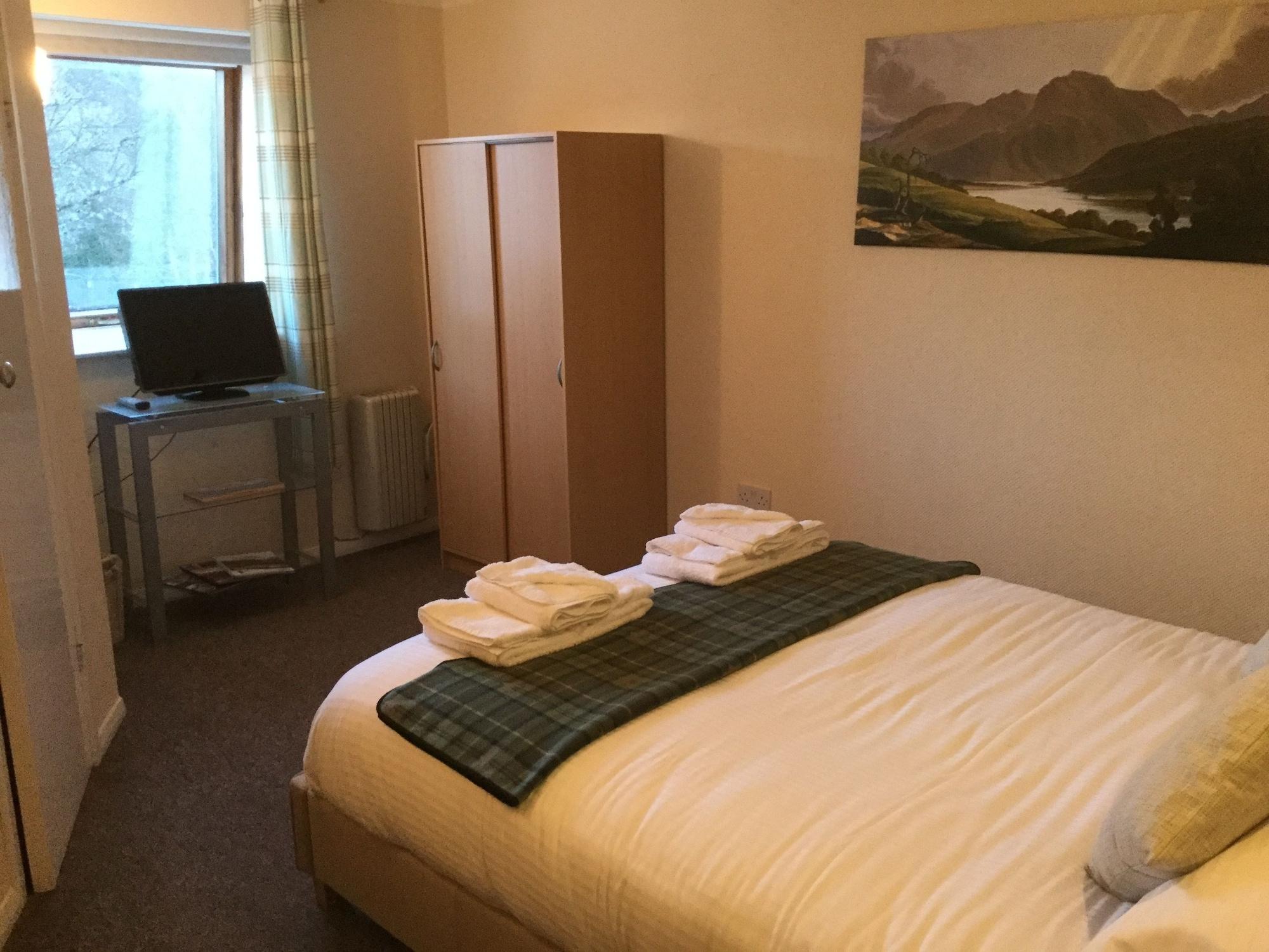 Oyo Inverour Guest House Gairlochy エクステリア 写真